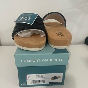 Cliffs by White Mountain Tiptop Sandals